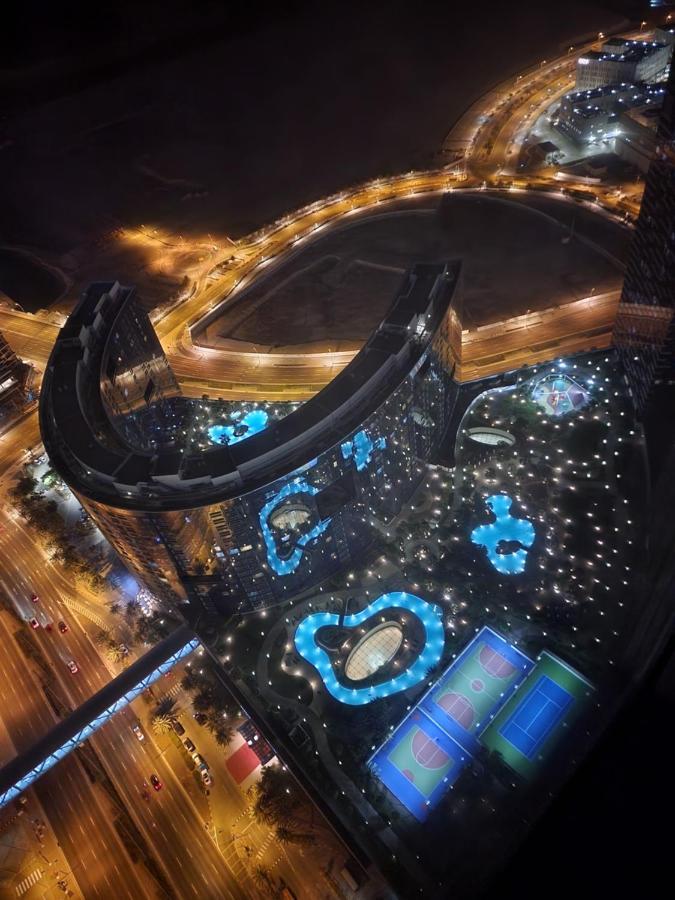 Апартаменти Cozy 1br In Iconic Tower
