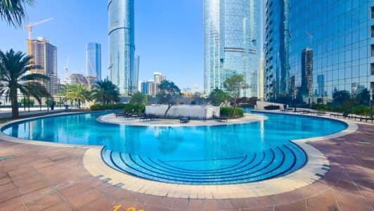 Cozy 1br In Iconic Tower Appartamento
