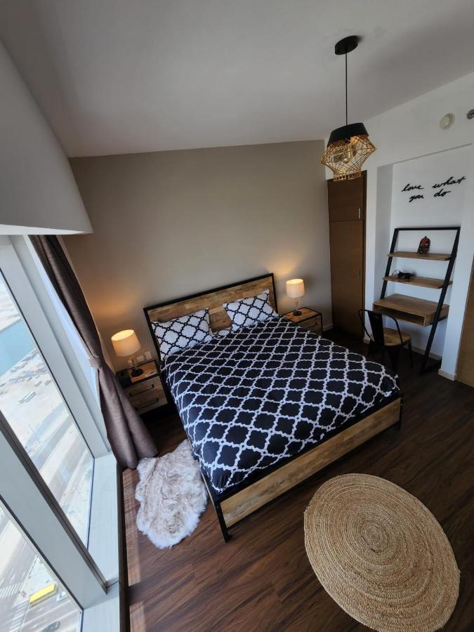Cozy 1br In Iconic Tower Apartment